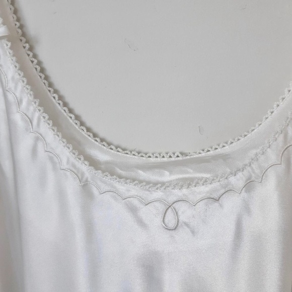 Vintage White Oscar de la Renta Nightgown Size Lg. - Picture 2 of 5